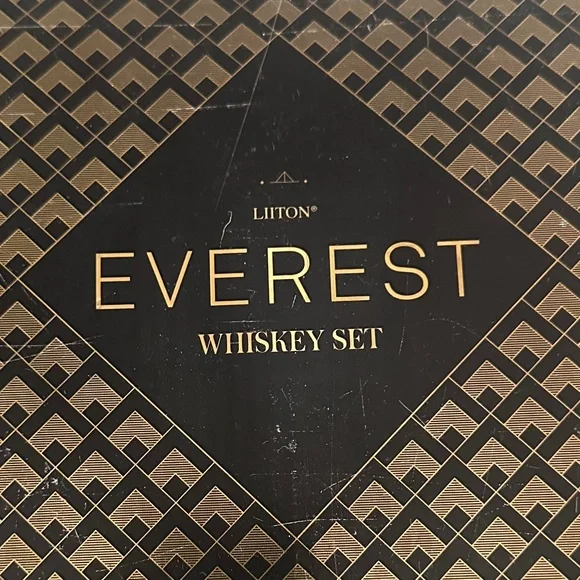 NWT - Everest Whiskey Decanter + 4 Glasses - Barware Gift Set - Picture 2 of 16